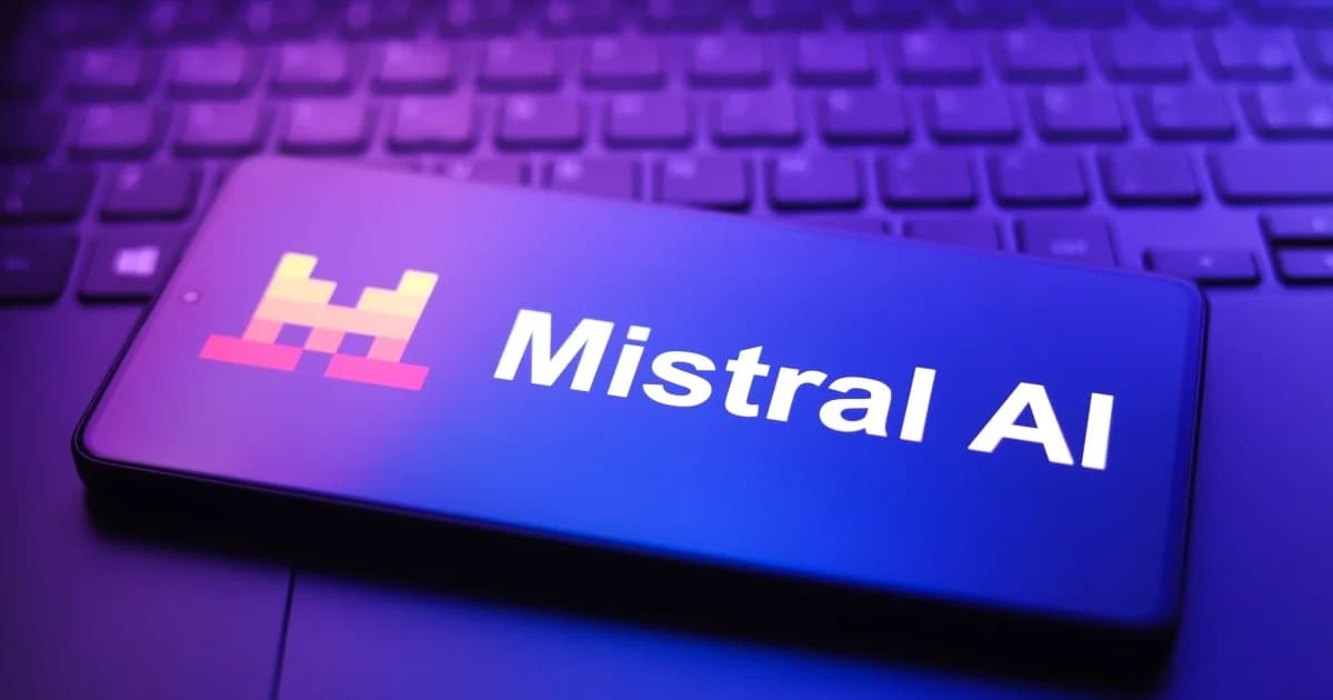 Mistral frappe fort avec son nouveau modèle de 1 000 milliards de paramètres