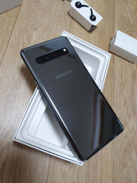 galaxy s10 box 1