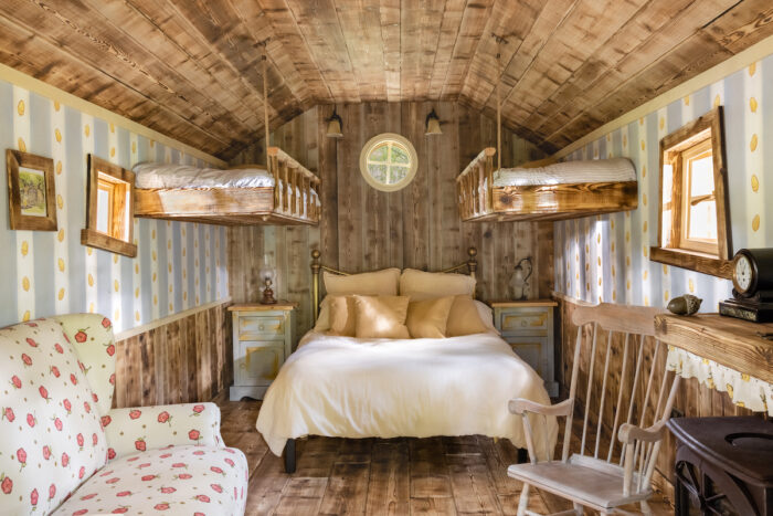 winnie lourson airbnb cabane disney 2